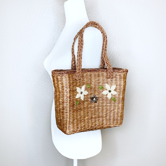 GAP Handbags - GAP Vintage Floral Straw Woven Shoulder Bag